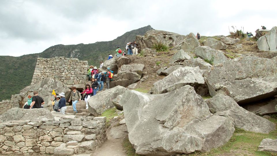 Ollantaytambo to Machu Picchu by Train foto 9