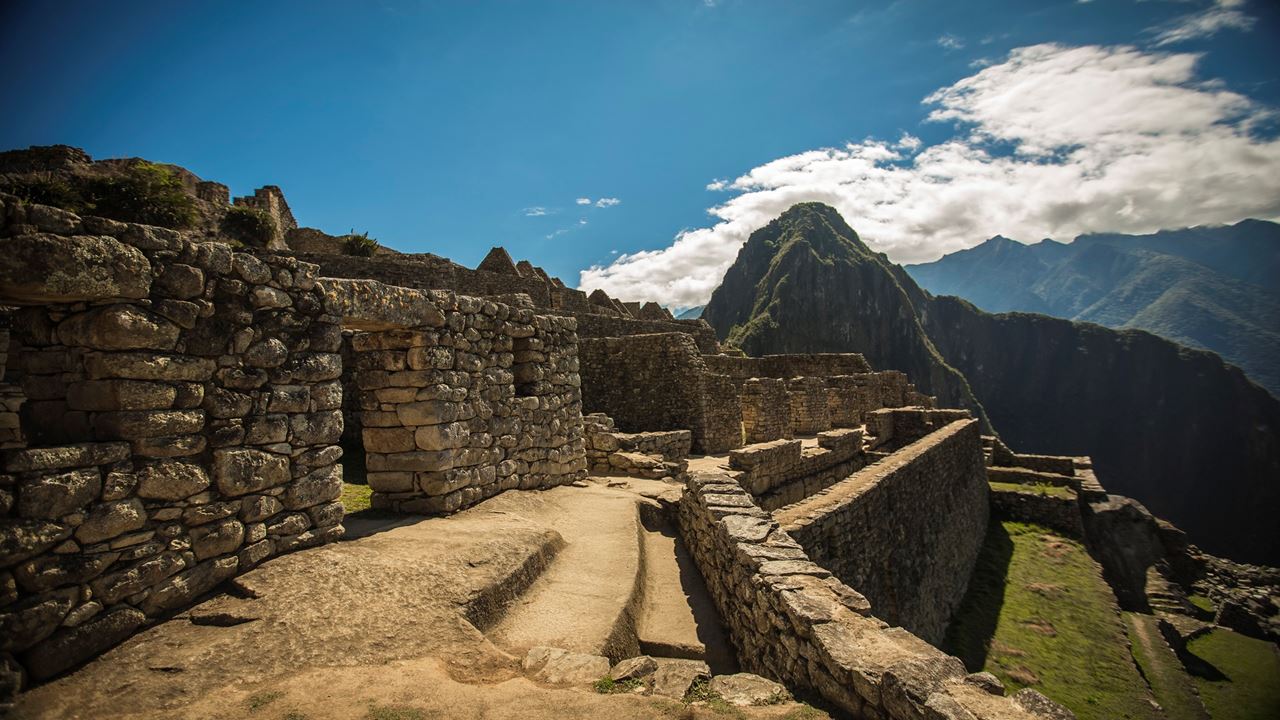 Ollantaytambo to Machu Picchu by Train (3)